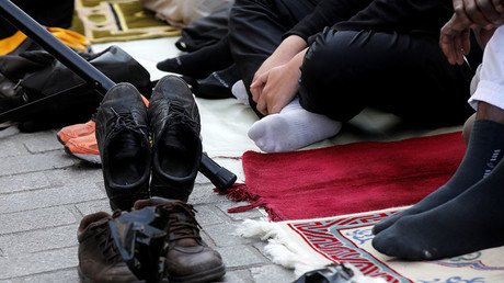 Public Muslim prayer in Munich scrapped amid fears of ‘right-wing violence’
