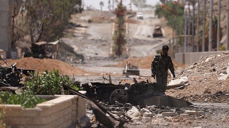 US begins arming Kurdish militia fighting ISIS near Raqqa