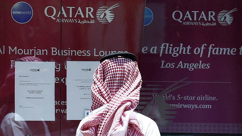 Arab states in the Persian Gulf suspend all flights to and from Qatar