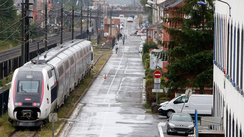 Flushing out terrorists? French actor rehearsing in train toilet mistaken for attacker 