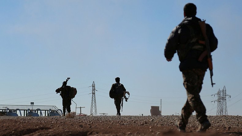 Syrian army reach Iraqi border, announce 'strategic turning point’ in war on ISIS
