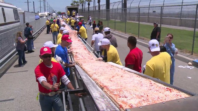 What a time to be alive! World’s longest pizza stretches almost 2km (VIDEO)