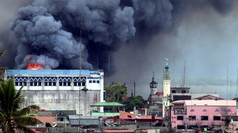 US troops near jihadist-besieged Philippines city ‘not fighting militants’ (PHOTOS)