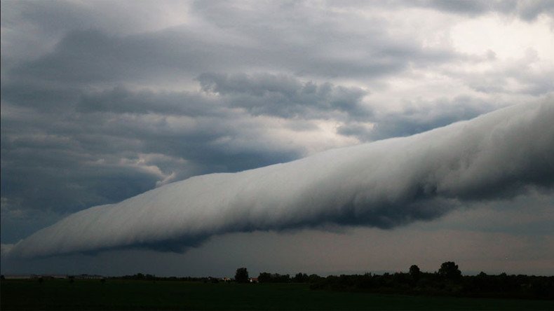 ‘The end is nigh!’ Netizens go wild over pics of ‘apocalyptic’ cloud (PHOTOS)