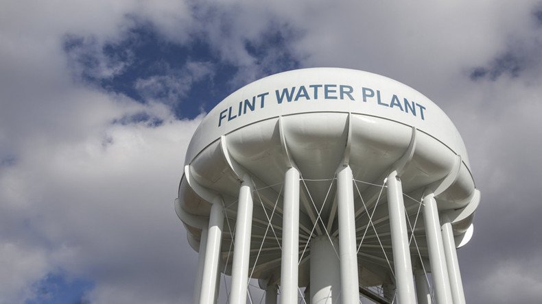 5 officials indicted on manslaughter charges over Flint water crisis