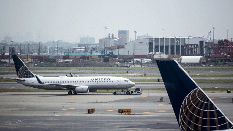 Fuel leak on United Airlines flight goes unnoticed by crew (VIDEO)