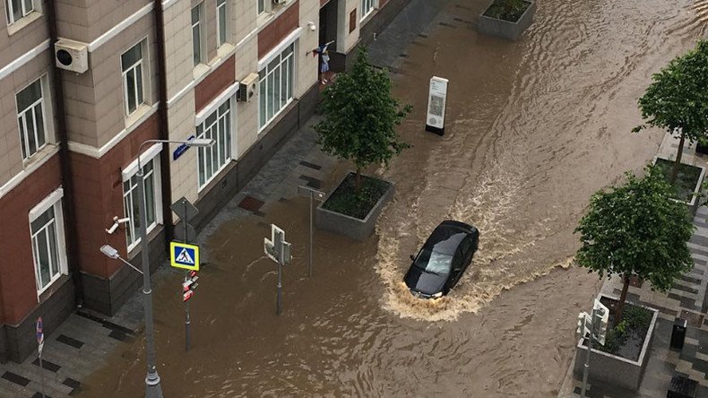 ‘We’ll need a boat’: Heavy rainfall hits Russian capital (PHOTOS, VIDEOS)