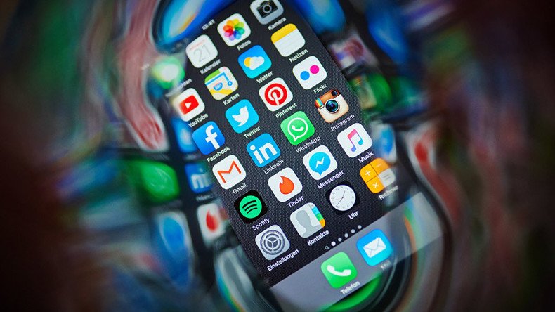 Social media can be used to 'predict future' – study