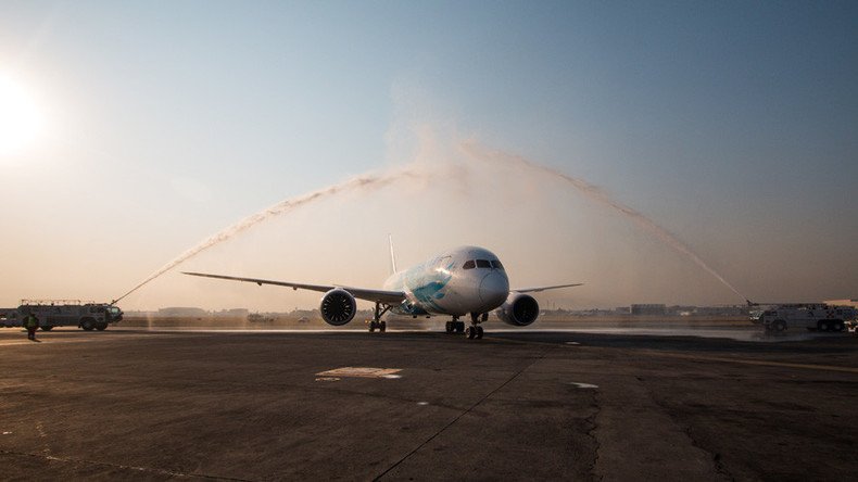 Elderly woman throwing coins in engine ‘for good luck’ causes 5-hour plane delay