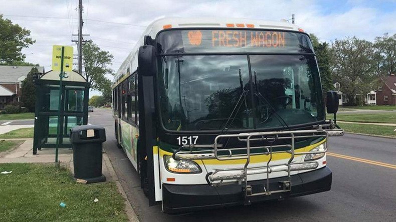 Stomach-churning moment SUV slams bus into warehouse, injuring 6 (GRAPHIC VIDEO)