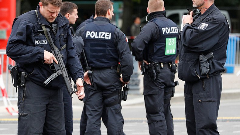 G20 #PartyPolizei who had sex & urinated in public are ‘only human’ – Berlin police