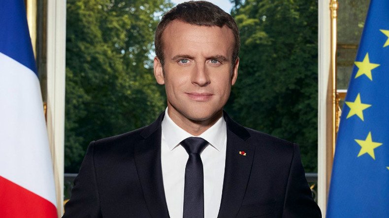 Photoshop & phones: Macron’s official portrait making rounds for all the wrong reasons
