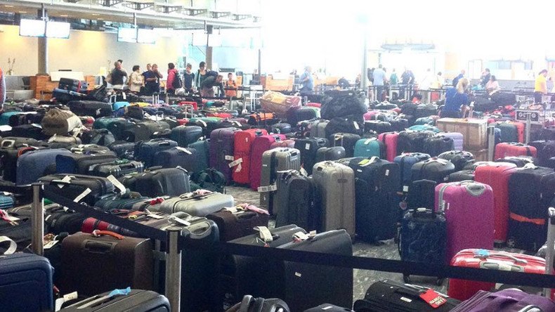 Long lines & chaos as passengers at Oslo Airport forced to abandon luggage (PHOTOS, VIDEO)