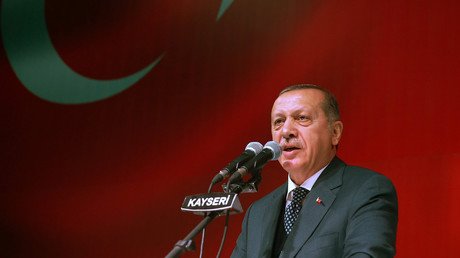 Erdogan pledges ’full support to Qatari brothers’ amid Gulf crisis
