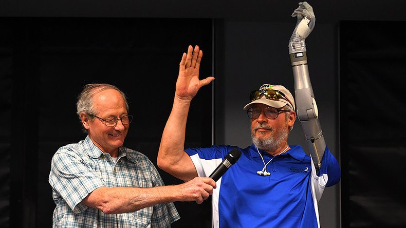 Can pick up egg: Two veterans get DARPA-developed prosthetic arms after 40yrs (VIDEOS)