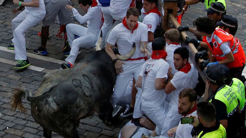 Man gored in thorax at Pamplona bull run (VIDEOS)
