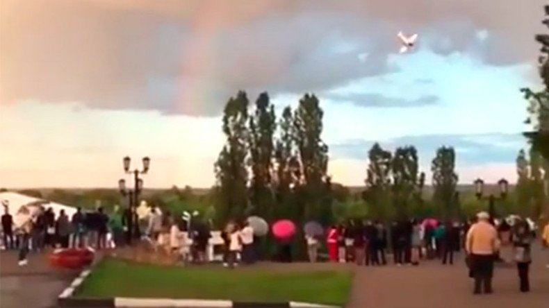 Horrifying footage shows fatal plane crash at Russian university prom air show (VIDEO)