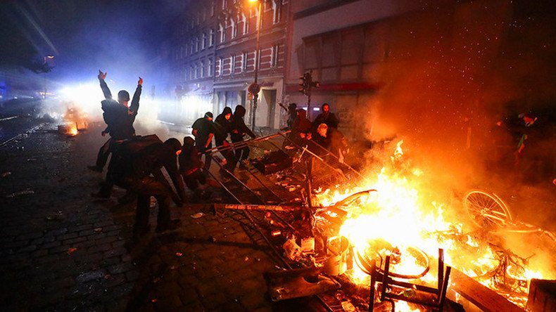 ‘No justification’: Merkel condemns G20 violence as protesters & police face-off in Hamburg (VIDEOS)