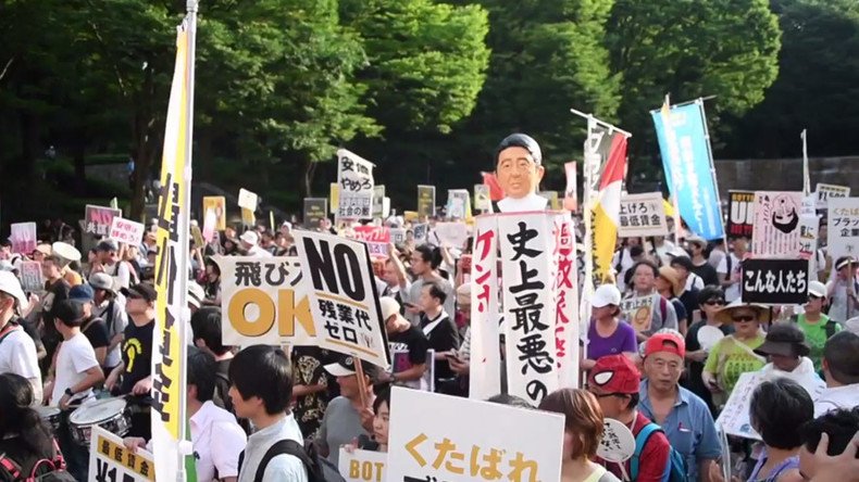 Thousands protest Japan’s new anti-terror law, demand Abe govt resignation (PHOTOS, VIDEO)