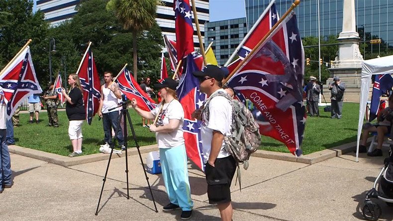 Confederate flag reappears in South Carolina (VIDEO)