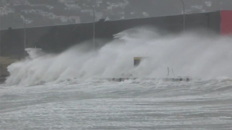 ‘Flying trampoline’ warning issued in NZ as storm causes havoc (VIDEOS)