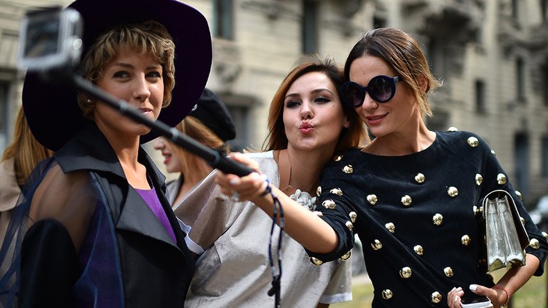 Milan bans cans, selfie-sticks & food trucks in clampdown on rowdy behavior