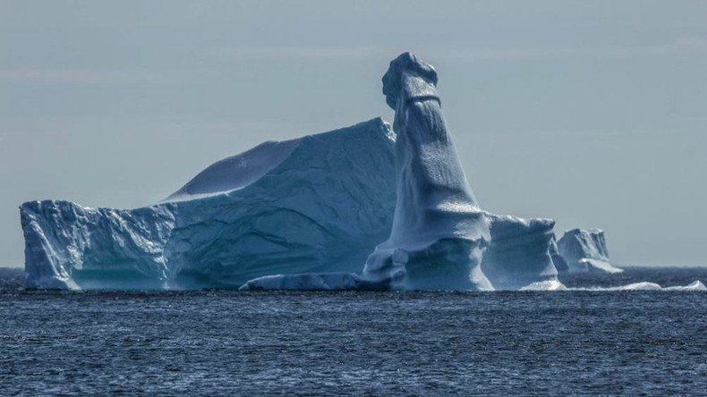 ‘Penisberg’: Phallic tower of ice pictured off Newfoundland (PHOTO)