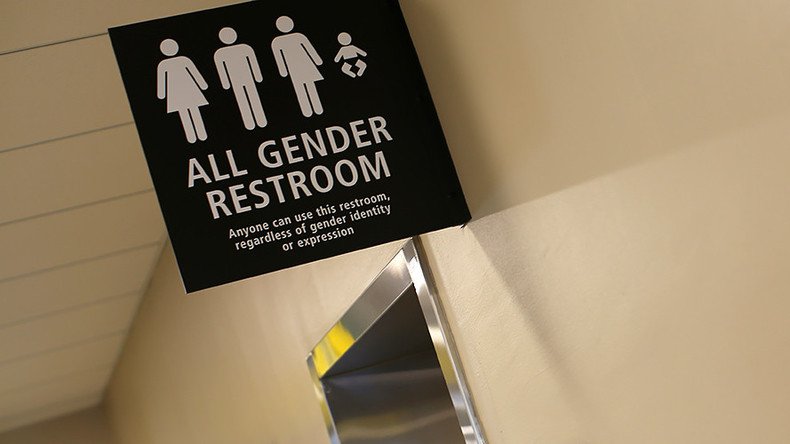 Texas lawmakers split over bathroom bill, hold special session