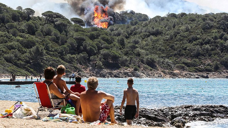 ‘Apocalyptic’ scenes in southern France as wildfires force 10,000 to be evacuated (PHOTOS)