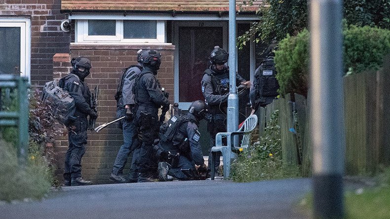Man arrested after 25-hr hostage stand-off in Manchester