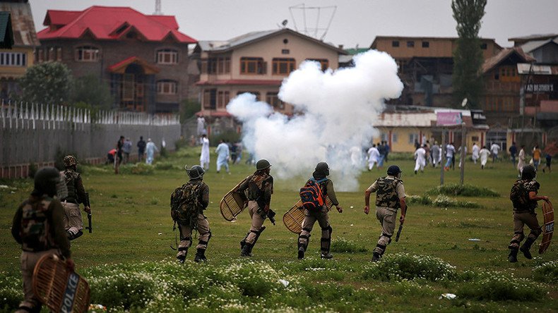 ‘Indians have high threshold for tolerating stench’: Israeli stink bomb fails Kashmir tests — RT World News