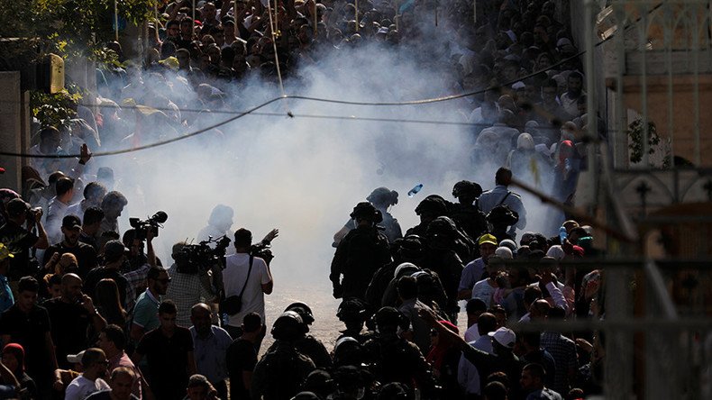Clashes break out at Jerusalem’s Al-Aqsa mosque as security measures lifted (VIDEOS) 