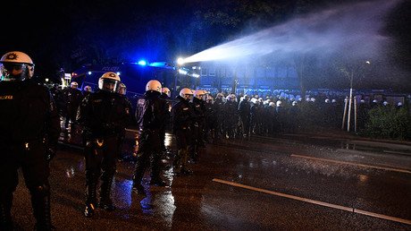 Hamburg police deploy water cannons against G20 protesters (PHOTOS, VIDEOS)
