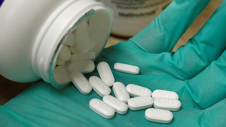 FDA to impose tougher doctor-training rules on opioid makers