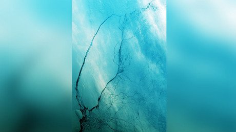 Astounding satellite images show mega iceberg from Larsen C breaking up