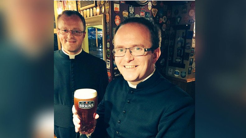 ‘Seven priests walk into a bar...’ Pub says sorry after refusing service to ‘stag’ seminarians