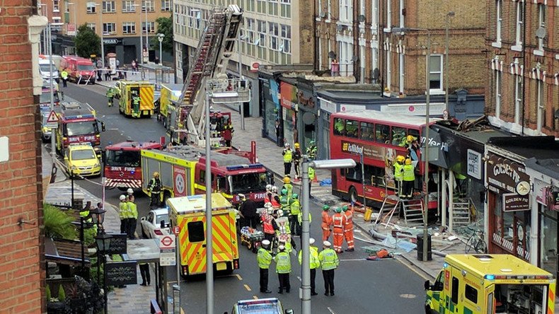 London double-decker crashes into building, multiple passengers injured (PHOTOS, VIDEOS)