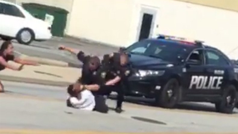Brutal arrest of black man puts Ohio town on edge (VIDEOS)
