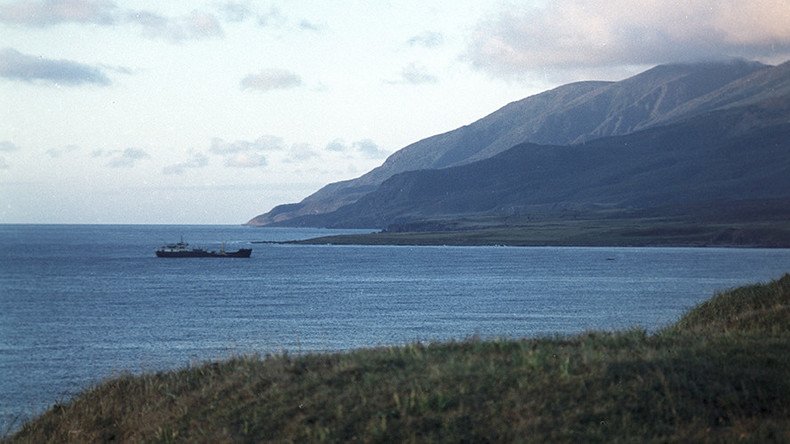 Russia & Japan to develop tourism in disputed Kuril Islands