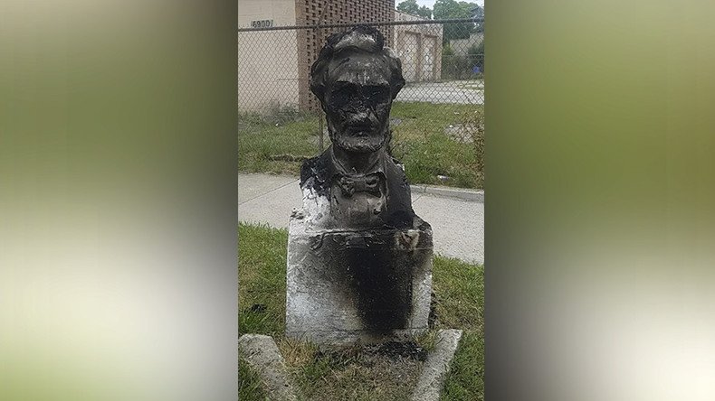 Chicago official blames Trump for ‘disgraceful’ vandalism of Lincoln bust