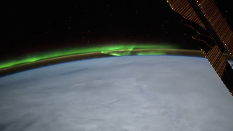 Stunning aurora blooms over Earth in astronaut footage (VIDEO)