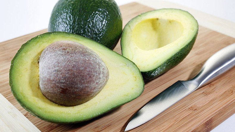 Forbidden fruit: New Zealand police on alert for avocado thieves selling on Facebook