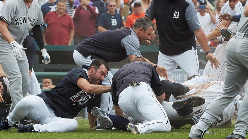 Basebrawl: Suspensions likely after mass Detroit Tigers-New York Yankees punch-up (VIDEO)  