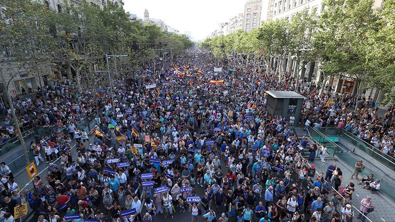 ‘I’m not afraid’: Hundreds of thousands march against terrorism in Barcelona (VIDEO, PHOTO)