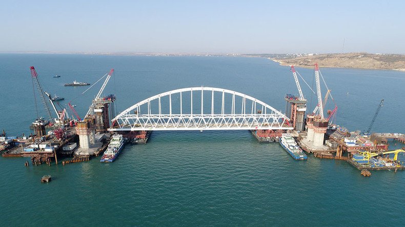 Crimea connection: Time-lapse video of 6,000-ton railway bridge arch being floated into place