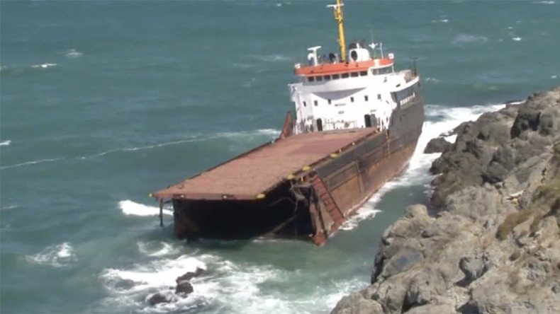 Cargo ship breaks in two & sinks off Turkish coast (VIDEO)