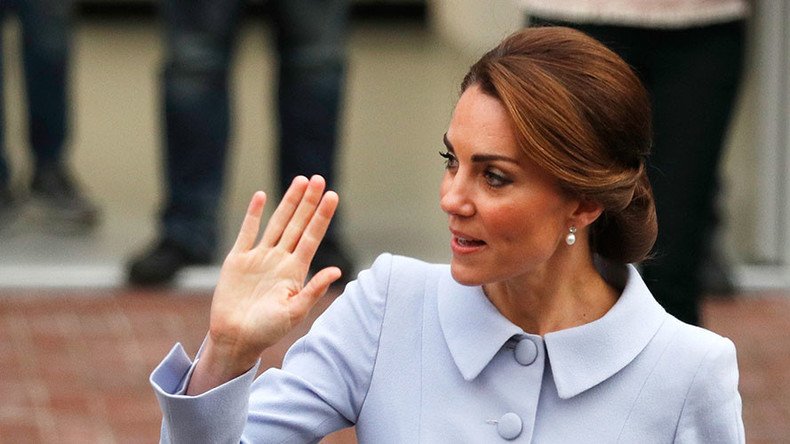 Topless photos of Kate Middleton land French magazine with €103,000 bill
