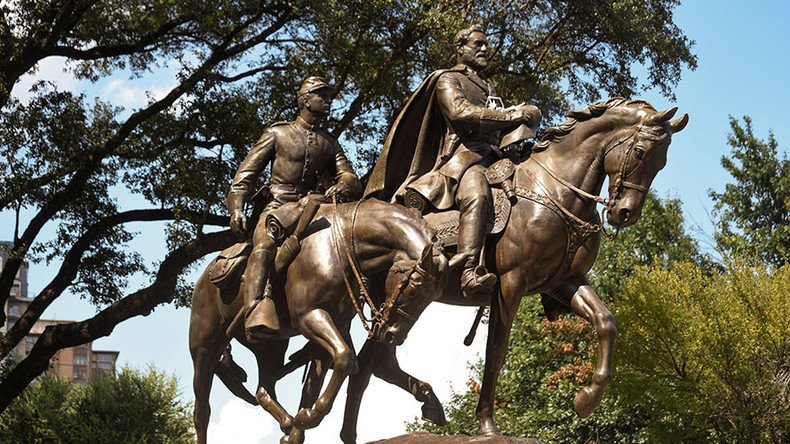 Crane crash halts removal of Confederate monument in Texas