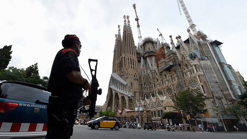 Sagrada Familia in Barcelona briefly cordoned off as bomb squad checks suspicious van