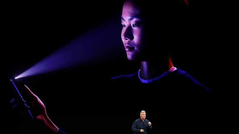 Apple unveils new iPhone, Face ID feature fails in demo (VIDEO)